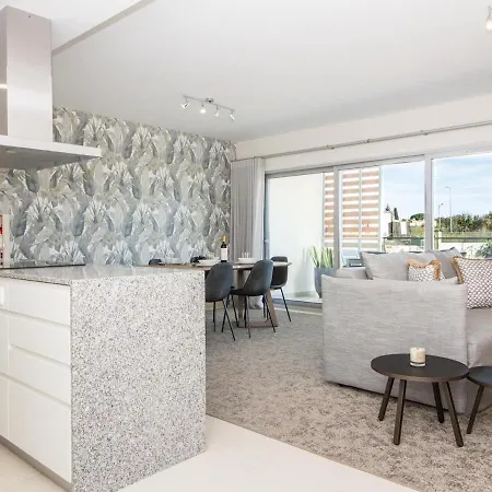 C - Luxurious & Playground & Garage Apartment Albufeira