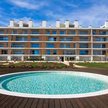 C - Luxurious & Playground & Garage Apartment Albufeira